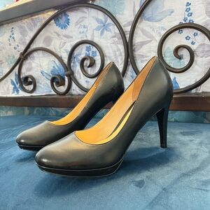 Cole Haan Nike Air size 8.5 black leather heel